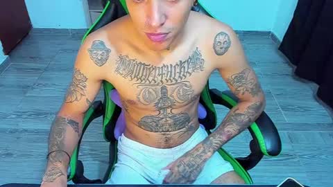 Snapshot of zafirocum chatting on 1, 4, 2026 BiG Zafiro online show from 1, 4, 2026