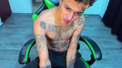 Snapshot of zafirocum chatting on 3, 4, 2026 BiG Zafiro online show from 3, 4, 2026