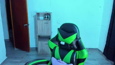 Snapshot of zafirocum chatting on 7, 4, 2026 BiG Zafiro online show from 7, 4, 2026