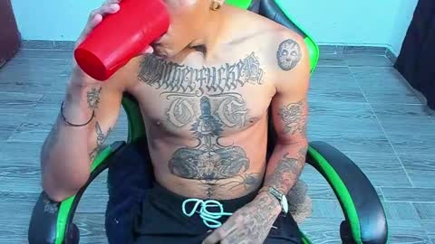 Snapshot of zafirocum chatting on 18, 4, 2026 BiG Zafiro online show from 18, 4, 2026