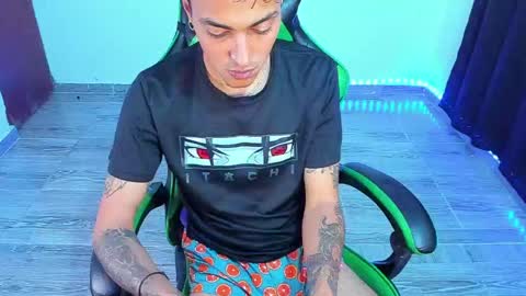 Snapshot of zafirocum chatting on 30, 4, 2026 BiG Zafiro online show from 30, 4, 2026