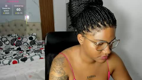 Snapshot of zahra_rose chatting on 2, 5, 2026 zahra_rose online show from 2, 5, 2026