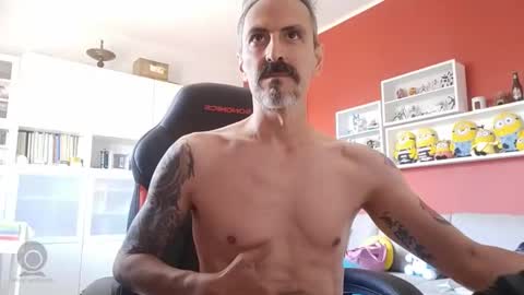 Snapshot of zaku_ chatting on 3, 6, 2026 zeon online show from 3, 6, 2026