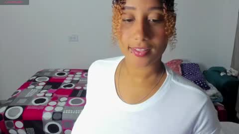 Snapshot of zandra_kiman chatting on 14, 4, 2026 Zandra online show from 14, 4, 2026