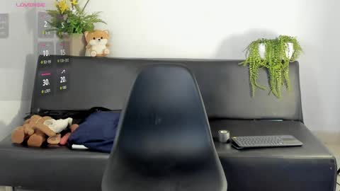 Snapshot of zane_lux chatting on 1, 4, 2026 Zane Lux online show from 1, 4, 2026