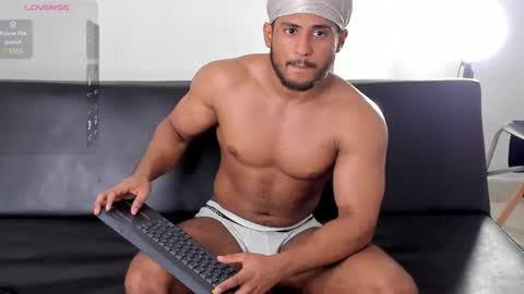 Snapshot of zane_lux chatting on 18, 4, 2026 Zane Lux online show from 18, 4, 2026