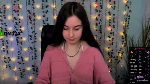 Snapshot of zara_lys chatting on 15, 10, 2025 ur kitten 3 online show from 15, 10, 2025