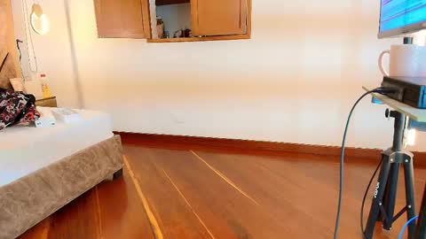 Zarah Andrews online show from 16, 12, 2025