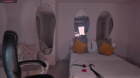 Snapshot of zarakafruni chatting on 4, 2, 2026 Zara online show from 4, 2, 2026