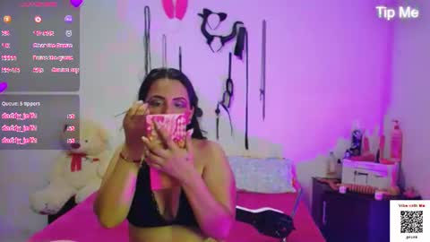 Snapshot of zaraluxx chatting on 19, 7, 2026 zaraluxx online show from 19, 7, 2026