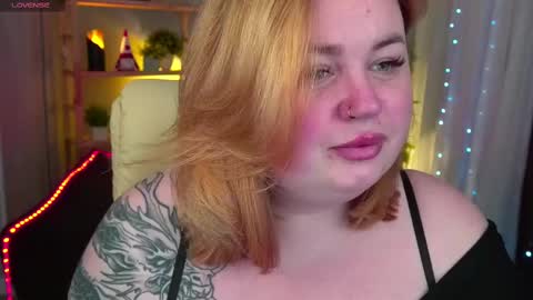 Snapshot of zarareign_ chatting on 4, 3, 2025 Lola online show from 4, 3, 2025