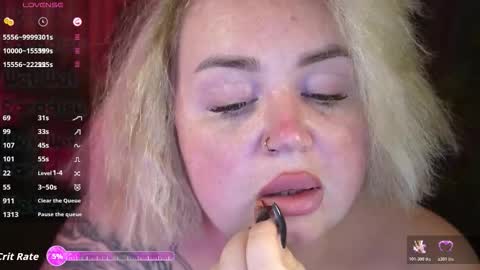 Snapshot of zarareign_ chatting on 12, 11, 2025 Lola online show from 12, 11, 2025