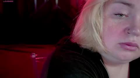 Snapshot of zarareign_ chatting on 16, 11, 2025 Lola online show from 16, 11, 2025