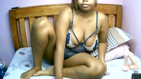 Snapshot of zariamonet chatting on 22, 7, 2026 zariamonet online show from 22, 7, 2026