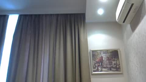 Snapshot of zarinaswift chatting on 13, 5, 2026 Zarina Swift online show from 13, 5, 2026