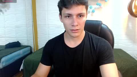 Snapshot of zayn_clausen chatting on 8, 5, 2026 zayn_clausen online show from 8, 5, 2026
