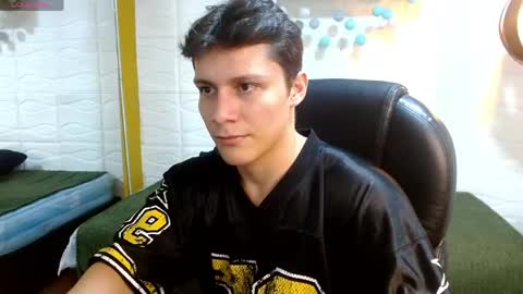 Snapshot of zayn_clausen chatting on 13, 5, 2026 zayn_clausen online show from 13, 5, 2026