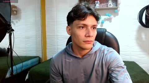 Snapshot of zayn_clausen chatting on 25, 5, 2026 zayn_clausen online show from 25, 5, 2026
