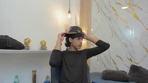 Snapshot of zayn_fox32 chatting on 21, 3, 2026 Zayn online show from 21, 3, 2026