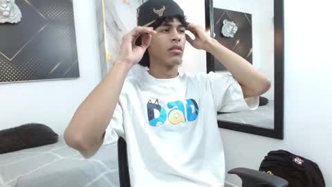 Snapshot of zayn_fox32 chatting on 27, 3, 2026 Zayn online show from 27, 3, 2026
