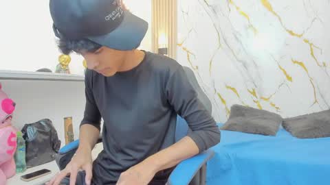 Snapshot of zayn_fox32 chatting on 28, 3, 2026 Zayn online show from 28, 3, 2026