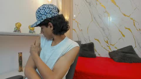Snapshot of zayn_fox32 chatting on 1, 4, 2026 Zayn online show from 1, 4, 2026