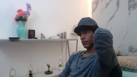Snapshot of zayn_fox32 chatting on 9, 4, 2026 Zayn online show from 9, 4, 2026