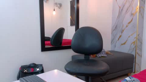 Snapshot of zayn_fox32 chatting on 28, 7, 2026 Zayn online show from 28, 7, 2026