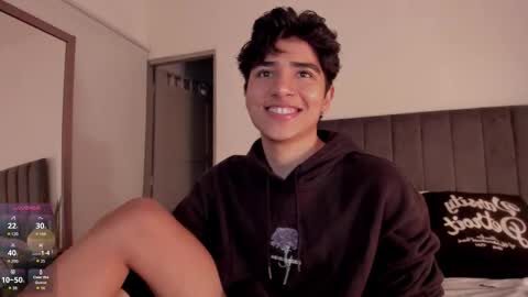 Snapshot of zayotto chatting on 4, 12, 2025 Hii im Zay. I save money for education. PVT Open. online show from 4, 12, 2025