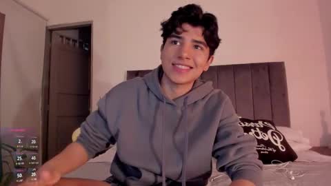 Snapshot of zayotto chatting on 5, 12, 2025 Hii im Zay. I save money for education. PVT Open. online show from 5, 12, 2025