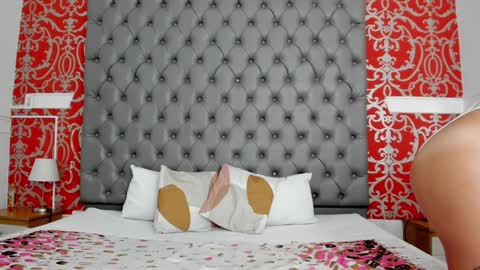 Karolyne online show from 1, 2, 2025