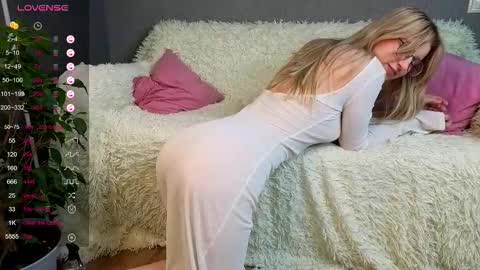 Snapshot of zegoi chatting on 26, 11, 2025 Avi online show from 26, 11, 2025