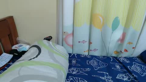 Snapshot of zeina_gen chatting on 3, 11, 2025 flabby online show from 3, 11, 2025