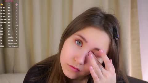 Snapshot of zeldaes chatting on 18, 12, 2025 Emilia online show from 18, 12, 2025