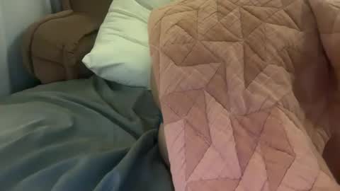 Snapshot of zellaxobella chatting on 13, 10, 2025 zellaxobella online show from 13, 10, 2025