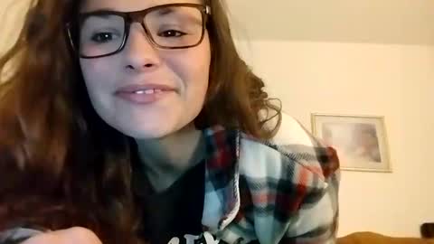 Snapshot of zellelajay2009 chatting on 15, 2, 2025 KENDAL Kaylee online show from 15, 2, 2025