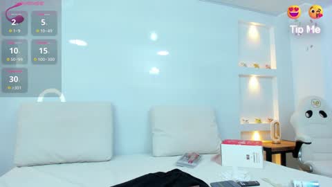 Zenda Evans online show from 7, 2, 2025