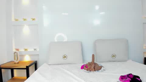 Zenda Evans online show from 26, 2, 2025