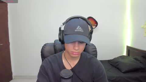 Snapshot of zenhzu chatting on 9, 11, 2025 zenzhu online show from 9, 11, 2025