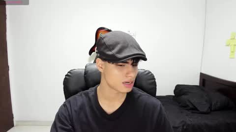 Snapshot of zenhzu chatting on 22, 11, 2025 zenzhu online show from 22, 11, 2025