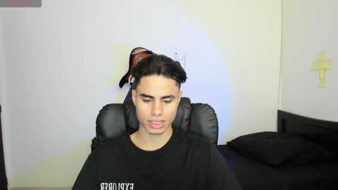 Snapshot of zenhzu chatting on 25, 11, 2025 zenzhu online show from 25, 11, 2025