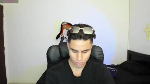 Snapshot of zenhzu chatting on 26, 11, 2025 zenzhu online show from 26, 11, 2025