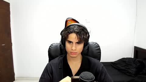 Snapshot of zenhzu chatting on 27, 11, 2025 zenzhu online show from 27, 11, 2025