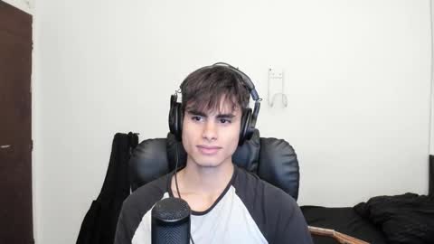 Snapshot of zenhzu chatting on 22, 12, 2025 zenzhu online show from 22, 12, 2025