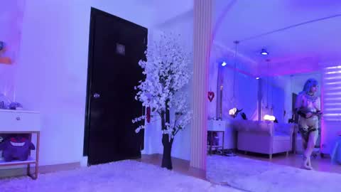    online show from 4, 3, 2025