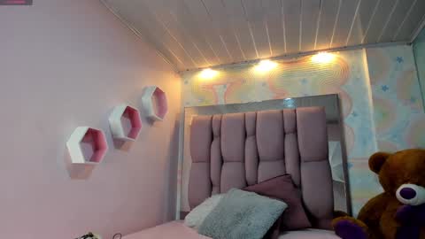 ZEPHYRA ANGELS online show from 17, 1, 2025