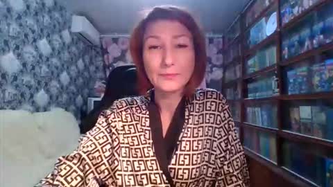 Snapshot of zerilane chatting on 1, 12, 2025 Elena online show from 1, 12, 2025