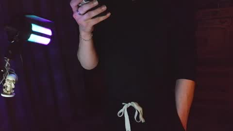 Snapshot of zeroreaction chatting on 8, 4, 2026 zeroreaction online show from 8, 4, 2026