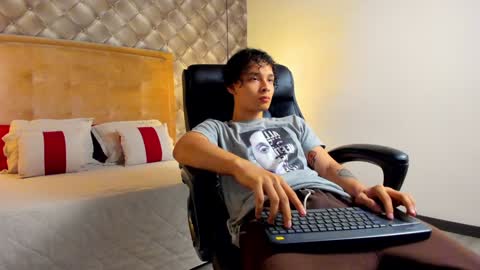 zeus online show from 7, 1, 2025