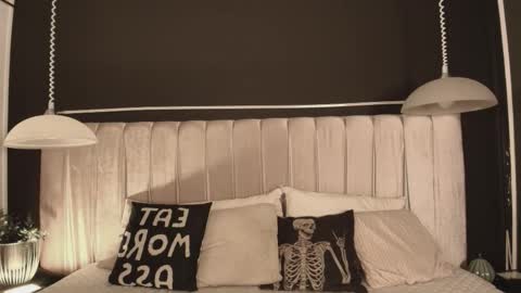 zhally_dee online show from 18, 12, 2025